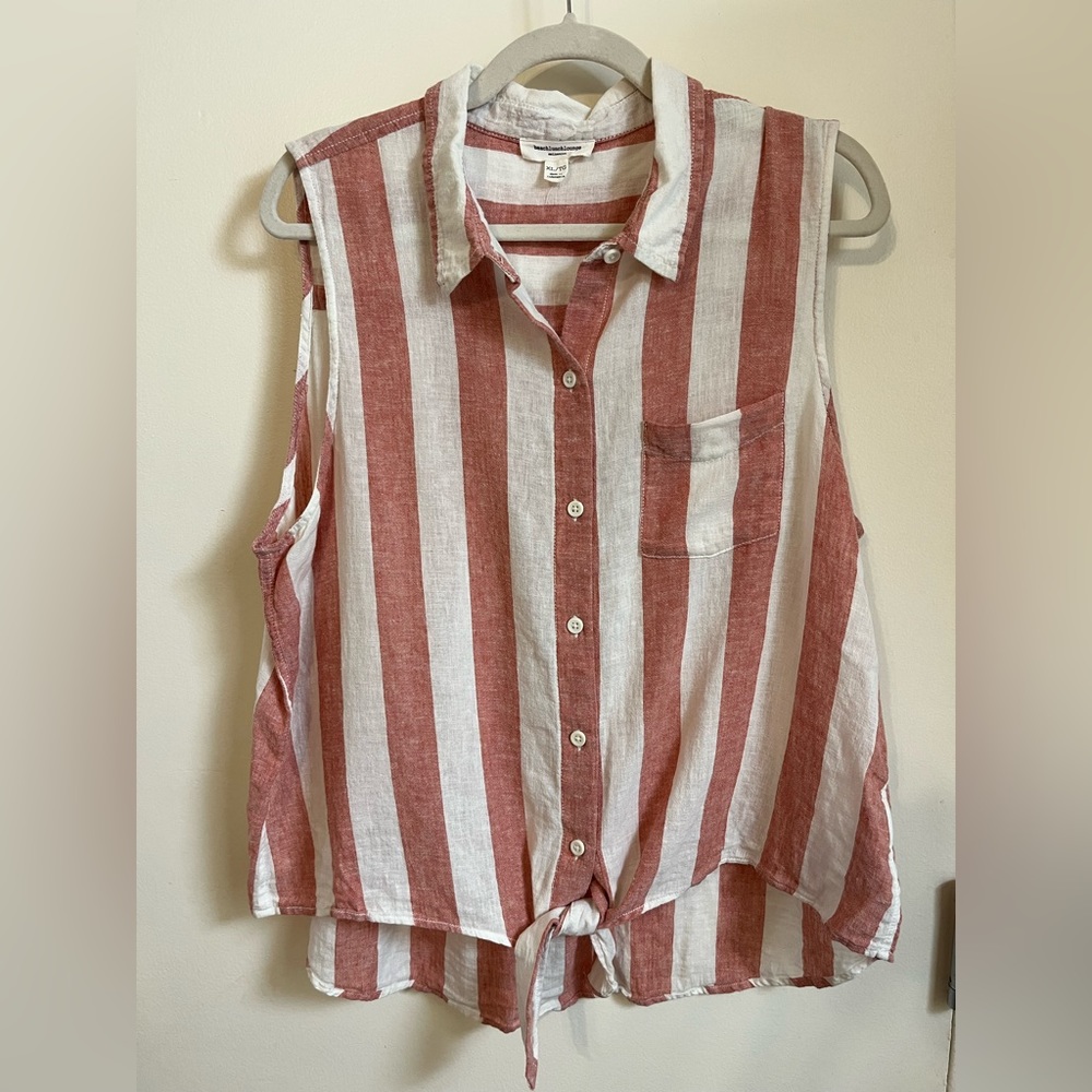 Beach lunch lounge stripped top.